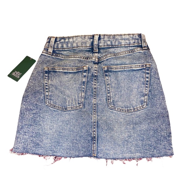 wild fable Women’s Vintage High Waist Distressed Denim Mini Skirt Raw Hem NEW - Picture 3 of 5
